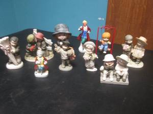 lot 67 image: Assorted Knick Knack Figures...