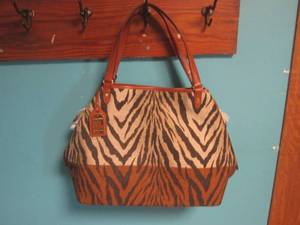 lot 75 image: New Ralph Lauren Tote in ZebraFlax...