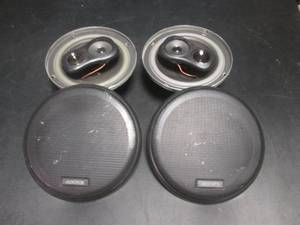lot 96 image: Pair of Audiovox 6 3-Way Stereo Sp...