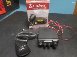 lot 105 image: Cobra 19 Ultra III 40-Channel Compa...