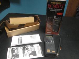 lot 106 image: Uniden Bearcat BC80XLT Programmable...