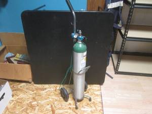 lot 117 image: Empty Oxygen Tank with Cart, Regula...
