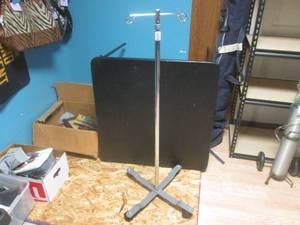 lot 119 image: IV Stand on Wheels - Adjustable Hei...