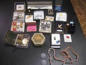 lot 139 image: Assorted Fashion Jewelry Etc...