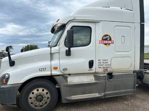 2018 Freightliner Cascadia Diesel Semi-Tractor