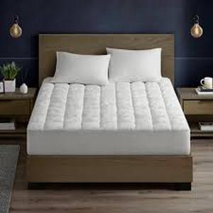 lot 10 image: Intelligent Design Dream Puff Overfilled Down Alternative Mattress Pad-Queen