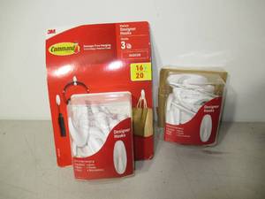 lot 47 image: Set of 32 Command 3M Medium 3lb Designer Hooks