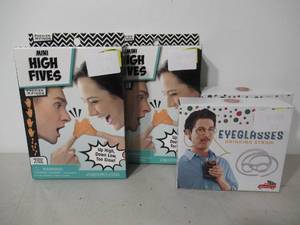 lot 61 image: Zany Mixed lot of 2 packs of Eyeglasses Drinking Straws and 2 Packs of Mini High Fives