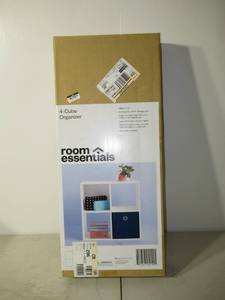 lot 184 image: 4 Cube Decorative Bookshelf - Room Essentials-White