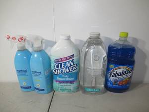 lot 193 image: Mixed Lot of Bathroom Cleaning Supplies-(5 Items)