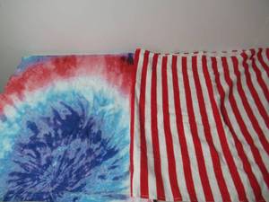 lot 156 image: Lot of 2 Beach Towels-55 x 28