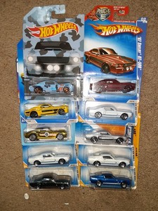 lot 316 image: Hot Wheels Ford muscle Mustang GT500 1967,1968. 2 bad cards. As shown.