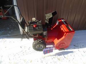 lot 101 image: Murray 824 Electric start snow blower. Nice condition. Tested & works. As shown.