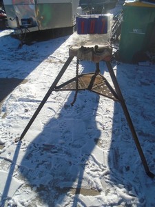 lot 107 image: Rigid pipe vise stand. As shown.