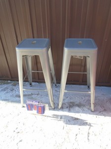 lot 109 image: Qty of 2 4 leg shop stool. As shown.