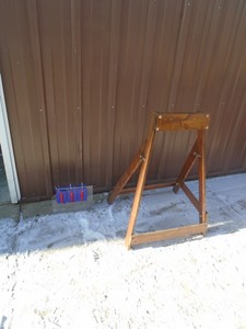 lot 111 image: Wood outboard motor stand. As shown.