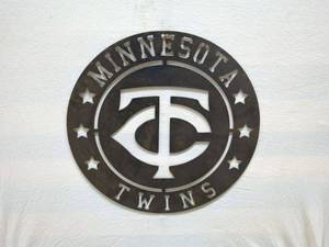 lot 4 image: Minnesota Twins Metal Wall Art Sign