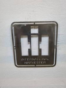lot 48 image: Vintage International Harvester Metal Sign