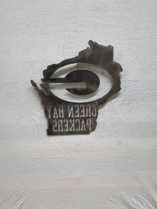 lot 65 image: Green Bay Packers Metal Wall Art Decor