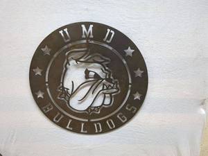 lot 80 image: UMD Bulldogs Metal Wall Decor