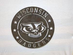 lot 88 image: Wisconsin Badgers Metal Wall Art Sign - Vintage Style