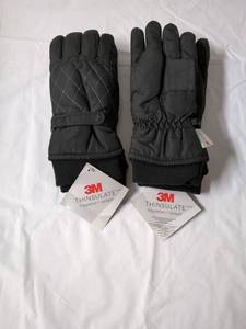 lot 117 image: New 3M Thinsulate Insulated Gloves - Black