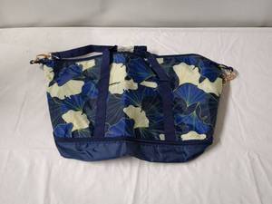 lot 157 image: Ginkgo Print Gym Bag - Stylish and Functional