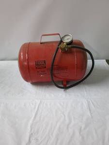 lot 179 image: Tool Shop 5 Gallon Air Tank with Pressure Gauge