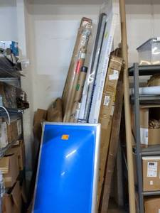 lot 220 image: Contents of Corner