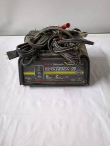 lot 233 image: Schumacher Fully Automatic Battery Charger 8 Amp 2 Amp Maintainer