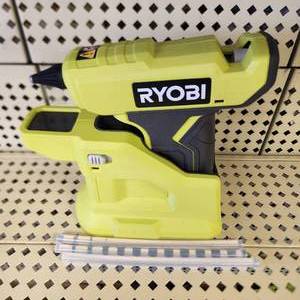 lot 25 image: Ryobi 18V P306 Glue Gun With 3 Single Glue Sticks