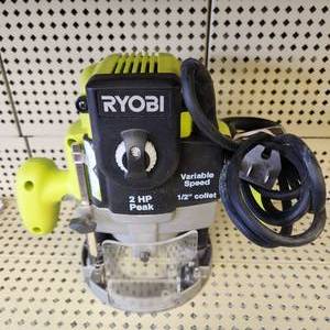 lot 55 image: Ryobi RE180PL1G 2-HP 10 AMP Plunge Router Good Condition