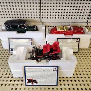 lot 66 image: Lot Of Three Cadillac Classics 132 Scale Die-Cast Replicas Excellent Condition With Certificate Of Authenticity