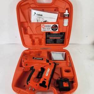 lot 88 image: Paslode Model IM250A With Hard Case Cordless 16G Angled Finish Nailer Includes Charger NO BATTERY