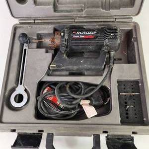 lot 91 image: RotoZip Tool Corporation Model SCS 01 120V Corded Tested Works Good Condition Hard Case