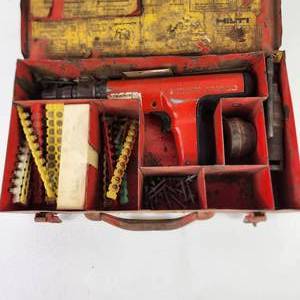 lot 94 image: Hilti DX350 Metal Case Fair Condition