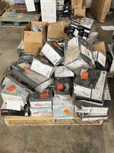 lot 36 image: HUGE LOT of Glacier Bay Kitchen Faucets, Bathroom Faucets, Showers, Bathtub Faucets - For Parts - Sells GREAT on eBay