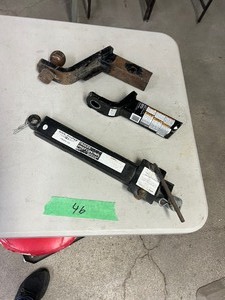 lot 46 image: DROP HITCH W2 BALL, STRAIGHT HITCH