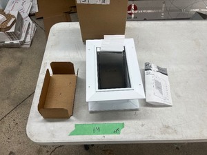 lot 14 image: 9 X 5 WALL ENTRY PET DOOR (NEW)