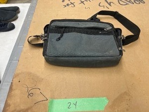 lot 24 image: SAMSONITE COMPUTER BAG