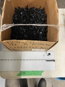 lot 101 image: 50LBS 14-20 X 2-34 BLACK CONNECTOR BOLTS