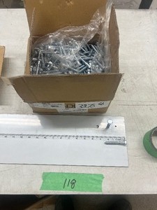 lot 118 image: 500 38 X 2-12 HEX HEAD LAG SCREWS HXFRE ZC
