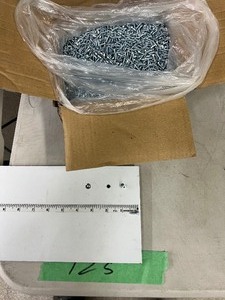 lot 125 image: 5500  6 X 58 PHILLIPS FLAT HEAD WOOD SCREW ZINC