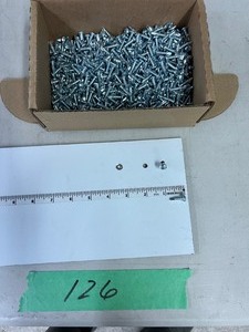 lot 126 image: 5LBS 10-16 X 34 PHILLIPS PAN HEAD 3PT SELF DRILLING SCREW TZC