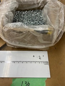 lot 136 image: 21LBS 8 X 1 PHILLIPS MOD TRUSS HEAD SHARP PT ZINC