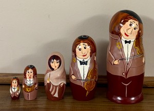 lot 88 image: Vintage 5 Jewish Russian Nesting Dolls