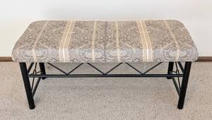 lot 54 image: Lovely Upholstered Decorative Bench