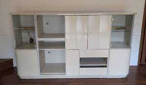 lot 73 image: Curved White Lacquer Entertainment Cabinet