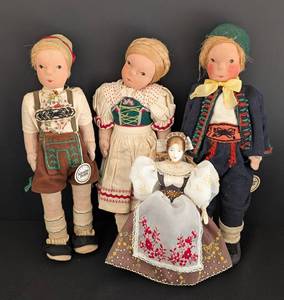 lot 77 image: Schreiber Puppe Cloth Dolls and Vintage Bisque Doll
