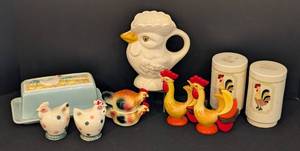 lot 117 image: Vintage Rooster Salt and Pepper Shakers and More